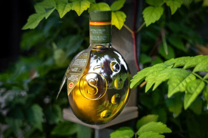 DIEZ DE LOS TRECE PACKAGINGS DE ACEITE DE OLIVA MÁS BONITOS DEL MUNDO SON ESPAÑOLES