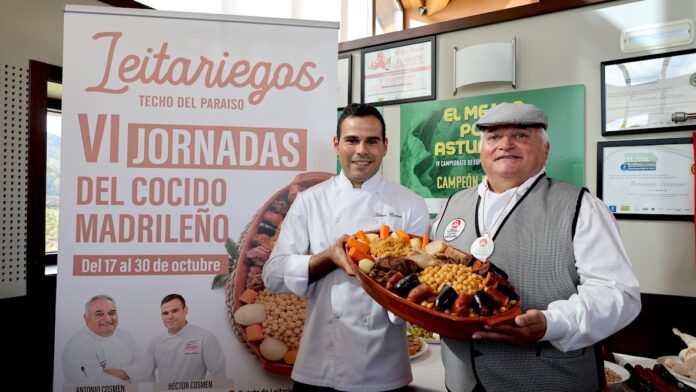 Antonio Cosmen junto a Héctor y Pepe Cosmen en las VI Jornadas del Cocido Madrileño de Leitariegos